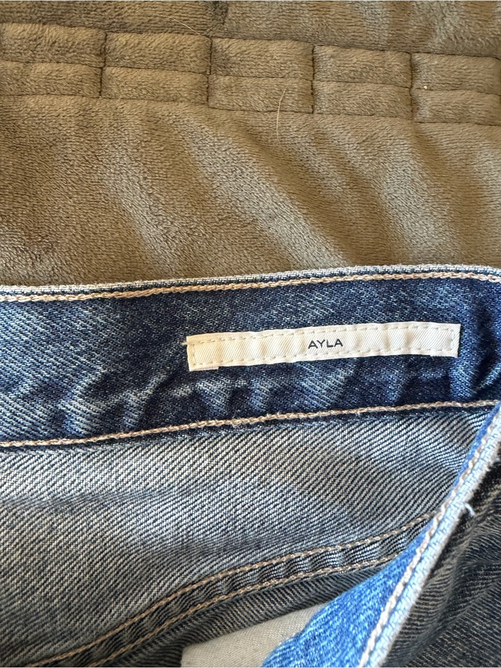 Citizens of Humanity Ayla Women's Jeans in Medium Blue - Picture 7 of 10